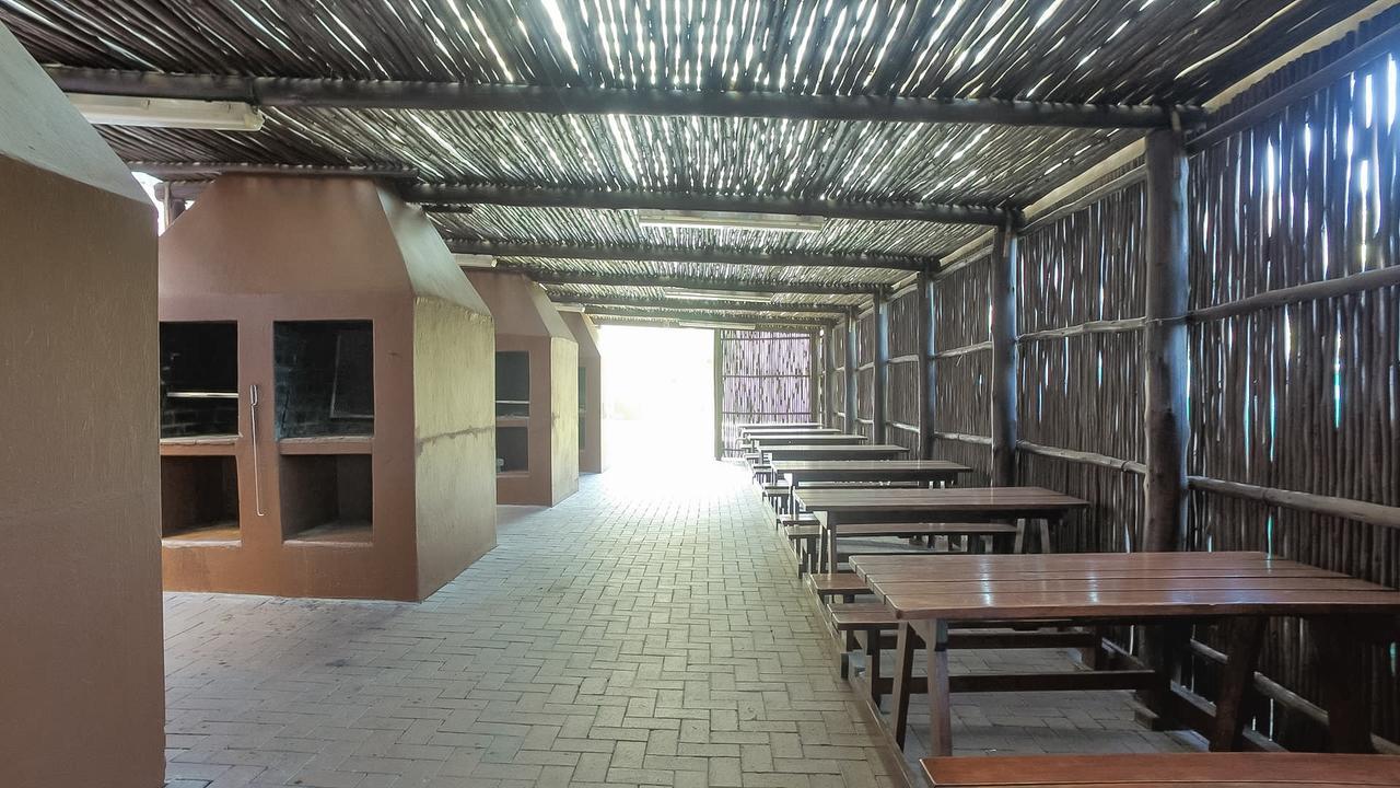 אמנזימטוטי South Coast Beachfront Holiday Apartments מראה חיצוני תמונה