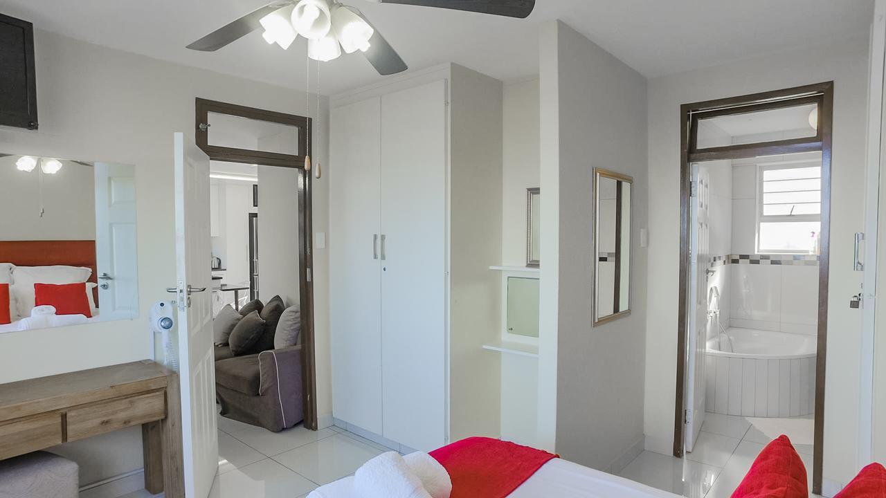 אמנזימטוטי South Coast Beachfront Holiday Apartments מראה חיצוני תמונה
